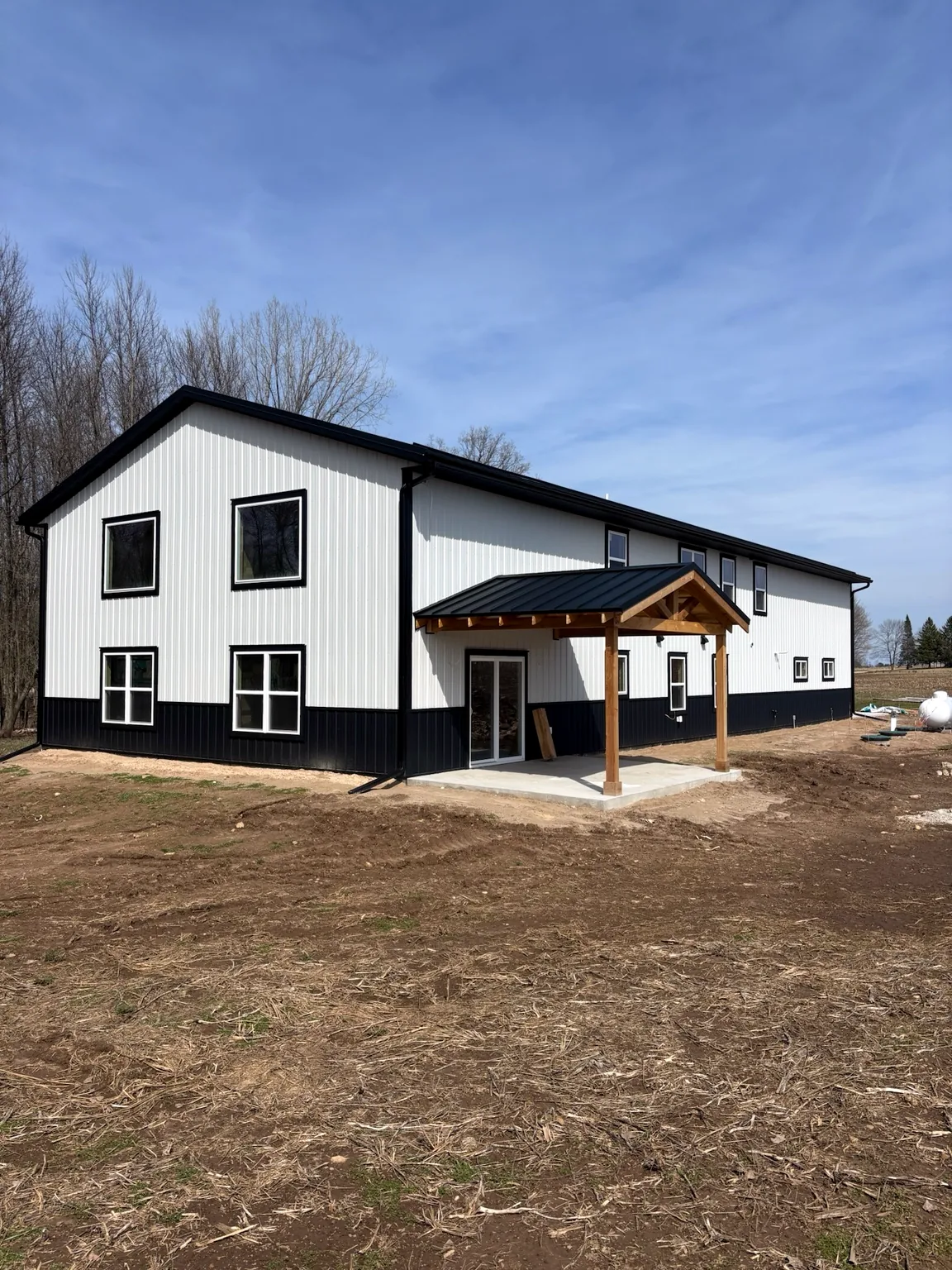 Barndominium exterior by Risner Construction